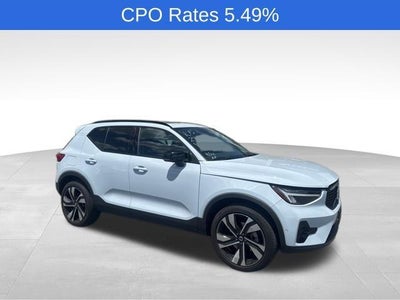 2024 Volvo XC40 B5 AWD Plus Dark Theme