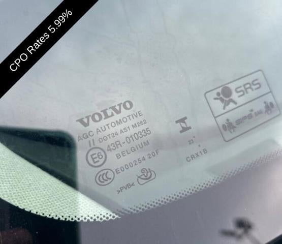 2024 Volvo XC40 B5 AWD Plus Dark Theme