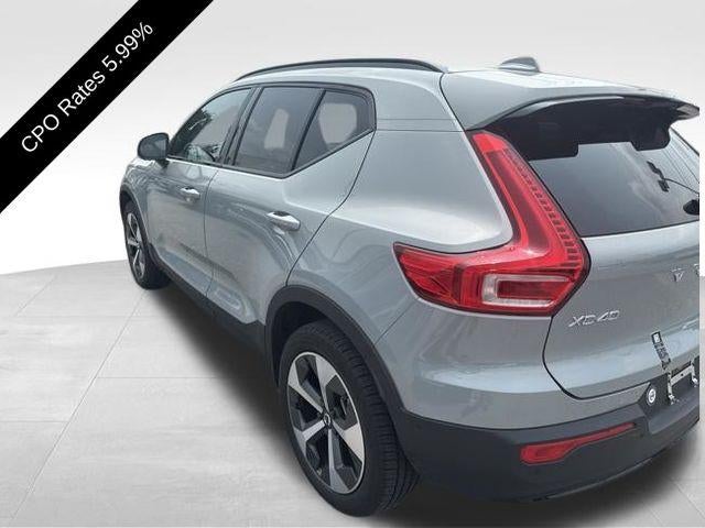 2024 Volvo XC40 B5 AWD Plus Dark Theme