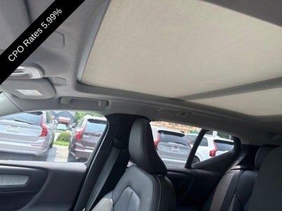 2024 Volvo XC40 B5 AWD Plus Dark Theme