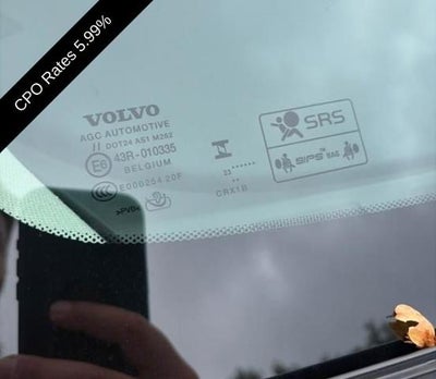 2024 Volvo XC40 B5 AWD Plus Dark Theme