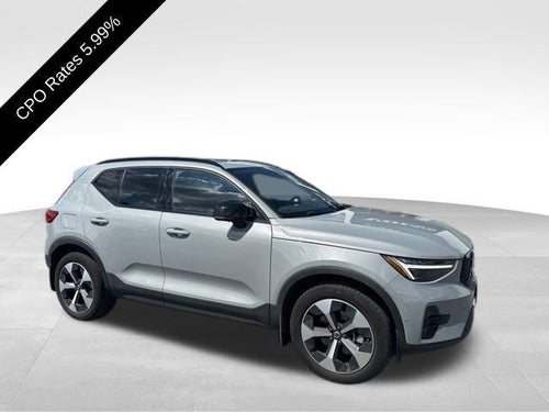 2024 Volvo XC40 B5 AWD Plus Dark Theme