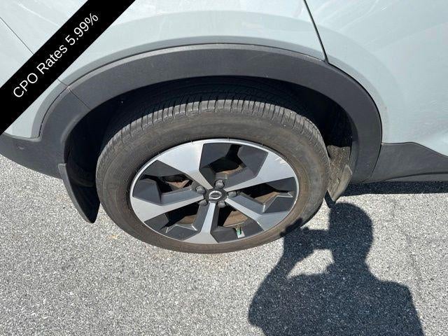 2024 Volvo XC40 B5 AWD Plus Dark Theme