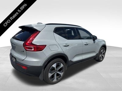 2024 Volvo XC40 B5 AWD Plus Dark Theme