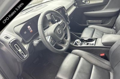 2024 Volvo XC40 B5 AWD Plus Dark Theme