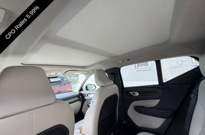 2024 Volvo XC40 B5 AWD Ultimate Dark Theme