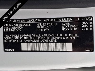 2024 Volvo XC40 B5 AWD Ultimate Dark Theme