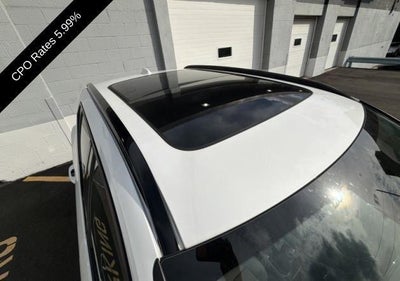 2024 Volvo XC40 B5 AWD Ultimate Dark Theme