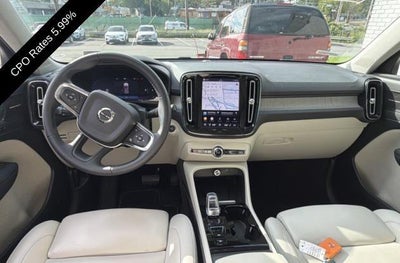 2024 Volvo XC40 B5 AWD Ultimate Dark Theme