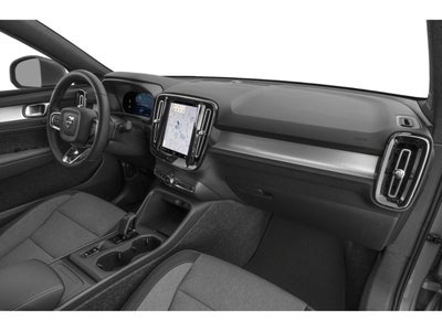 2024 Volvo XC40 B5 AWD Ultimate Dark Theme