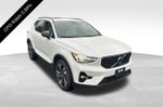2025 Volvo XC40 B5 AWD Ultra Dark Theme
