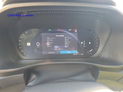2025 Volvo XC40 B5 AWD Ultra Dark Theme