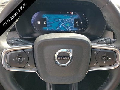 2025 Volvo XC40 B5 AWD Ultra Dark Theme
