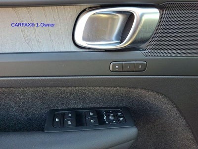 2023 Volvo XC40 B5 AWD Plus Bright Theme