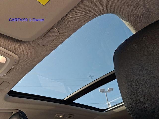 2023 Volvo XC40 B5 AWD Plus Bright Theme