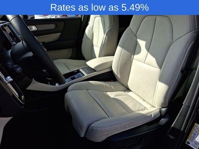 2023 Volvo XC40 B5 AWD Plus Bright Theme