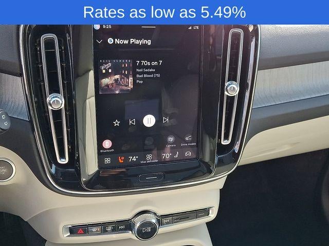 2023 Volvo XC40 B5 AWD Plus Bright Theme