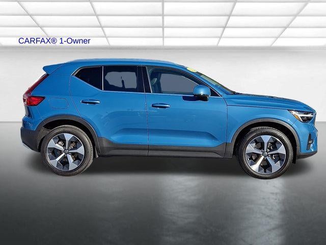 2023 Volvo XC40 B5 AWD Plus Bright Theme