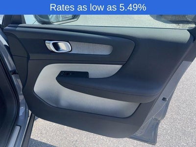 2023 Volvo XC40 B5 AWD Plus Bright Theme