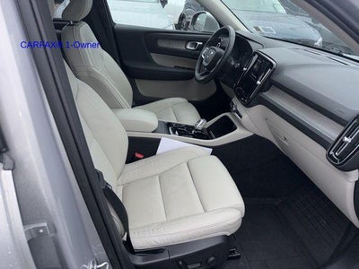 2023 Volvo XC40 B5 AWD Plus Bright Theme