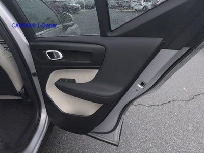 2023 Volvo XC40 B5 AWD Plus Bright Theme