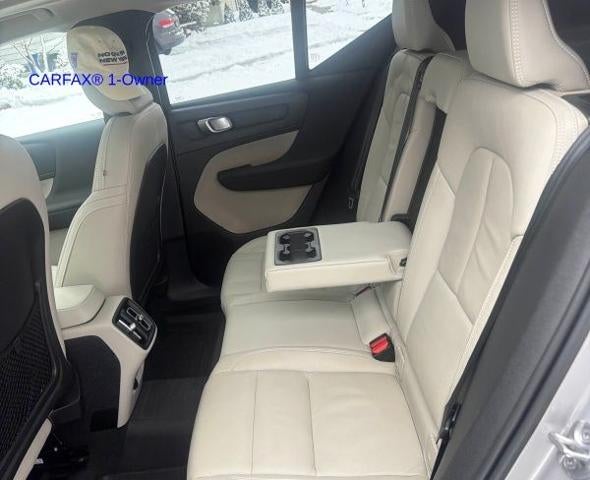 2023 Volvo XC40 B5 AWD Plus Bright Theme