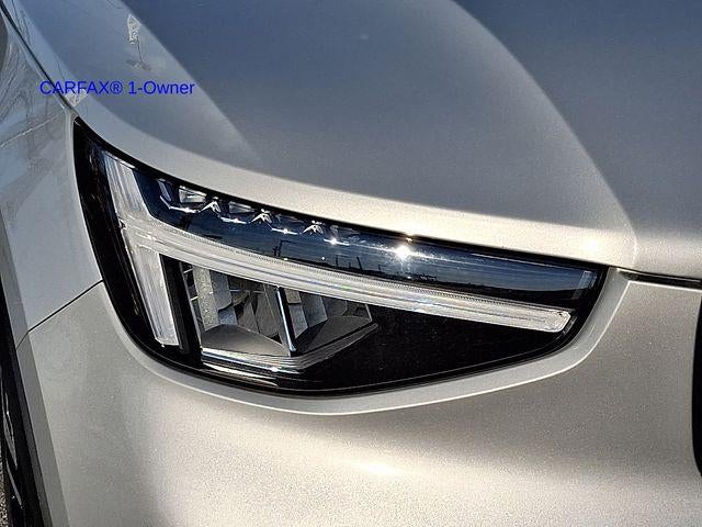 2023 Volvo XC40 B5 AWD Plus Dark Theme