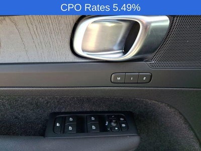 2023 Volvo XC40 B5 AWD Plus Dark Theme