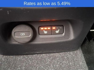 2023 Volvo XC40 B5 AWD Plus Dark Theme