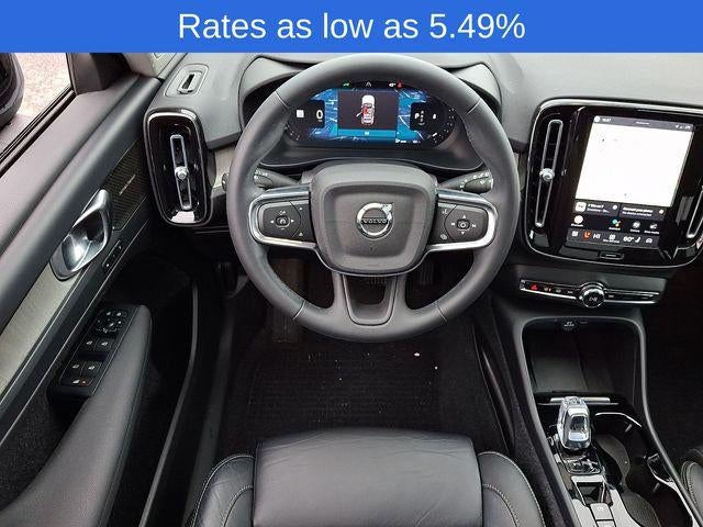 2023 Volvo XC40 B5 AWD Plus Dark Theme