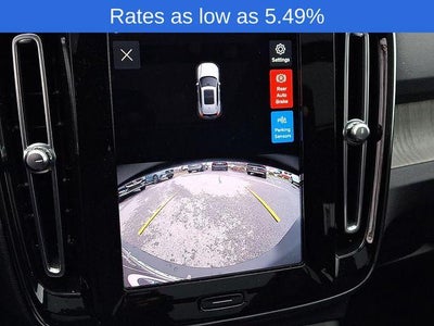 2023 Volvo XC40 B5 AWD Plus Dark Theme