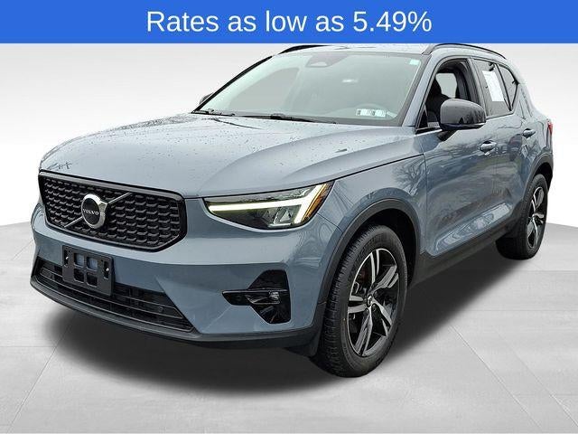 2023 Volvo XC40 B5 AWD Plus Dark Theme