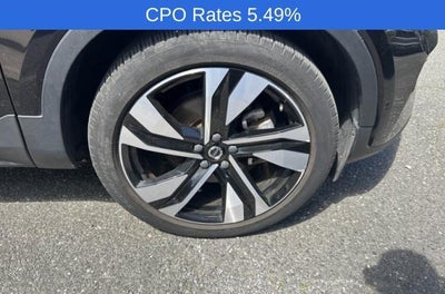 2023 Volvo XC40 B5 AWD Plus Dark Theme