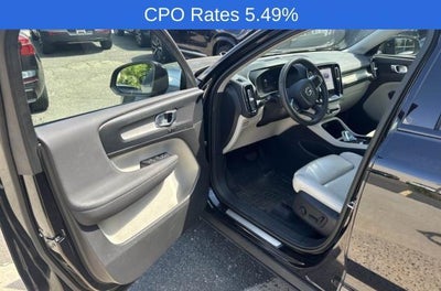 2023 Volvo XC40 B5 AWD Plus Dark Theme