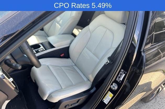 2023 Volvo XC40 B5 AWD Plus Dark Theme