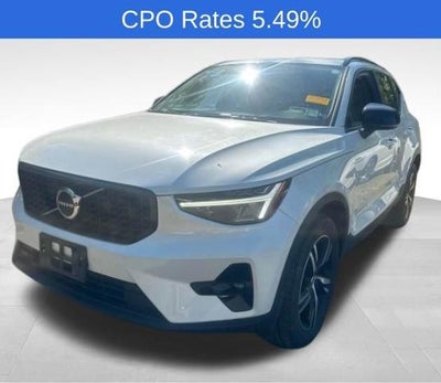 2023 Volvo XC40 B5 AWD Plus Dark Theme