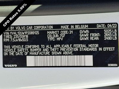 2023 Volvo XC40 B5 AWD Plus Dark Theme
