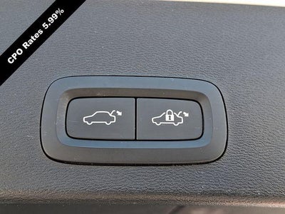 2023 Volvo XC40 B5 AWD Plus Dark Theme