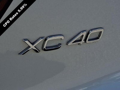 2023 Volvo XC40 B5 AWD Plus Dark Theme