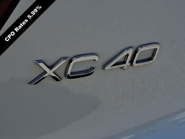 2023 Volvo XC40 B5 AWD Plus Dark Theme