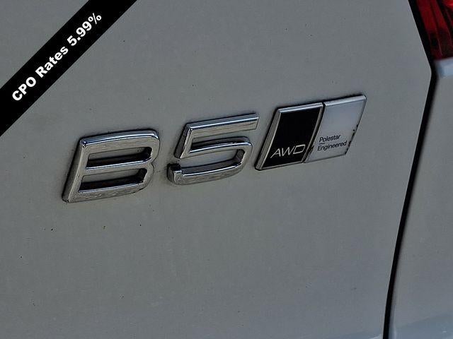 2023 Volvo XC40 B5 AWD Plus Dark Theme