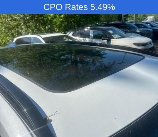 2023 Volvo XC40 B5 AWD Plus Dark Theme