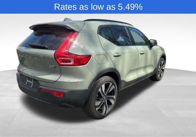 2023 Volvo XC40 B5 AWD Plus Dark Theme