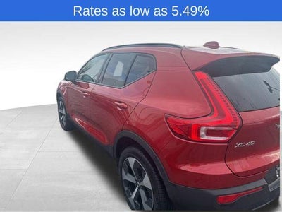 2023 Volvo XC40 B5 AWD Plus Dark Theme