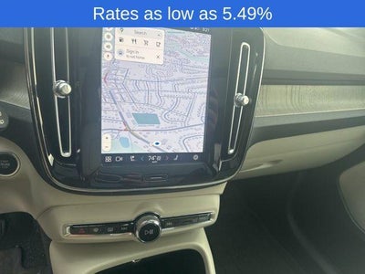 2023 Volvo XC40 B5 AWD Plus Dark Theme