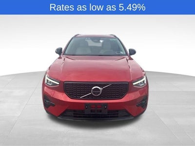 2023 Volvo XC40 B5 AWD Plus Dark Theme