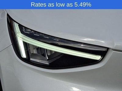 2023 Volvo XC40 B5 AWD Plus Dark Theme