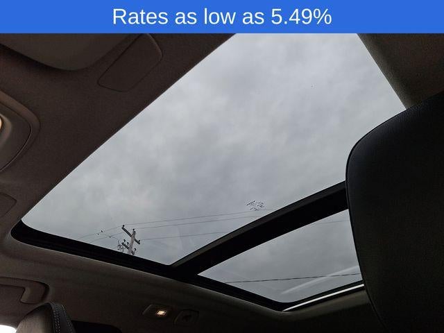 2023 Volvo XC40 B5 AWD Plus Dark Theme