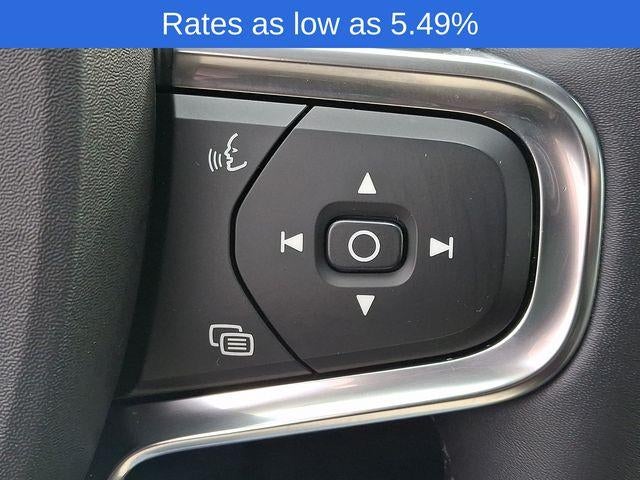 2023 Volvo XC40 B5 AWD Plus Dark Theme