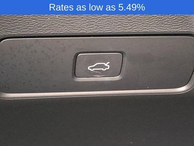 2023 Volvo XC40 B5 AWD Plus Dark Theme